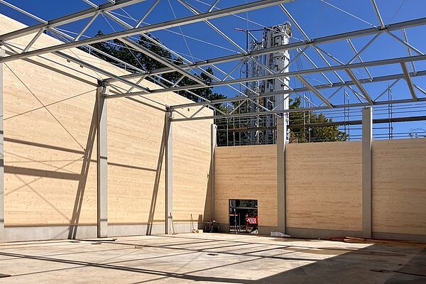 Update zur neuen Sporthalle der Theodor-Litt-Realschule Sporthalle der Theodor-Litt-Realschule nimmt Gestalt an