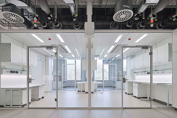 Die ersten Labore des MedForCe nehmen den Regelbetrieb auf Einzug in die neuen Laborbereiche des MedForCe gestartet