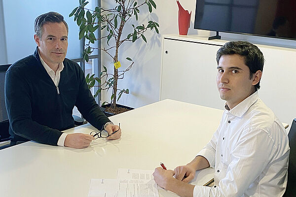 Thomas Gogolin hat sein Bachelorstudium im Bauingenieurwesen erfolgreich abgeschlossen. Thomas Gogolin bleibt bei der assmann gruppe