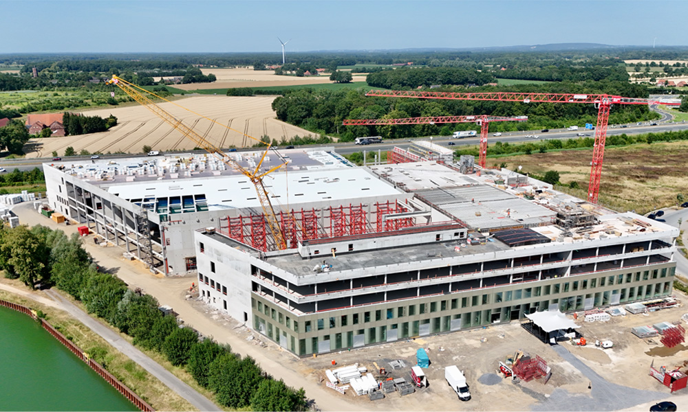 In Münster fand das Richtfest für die „FFB Fab“ statt Richtfest Fraunhofer Forschungsfertigung Batteriezelle (FFB)